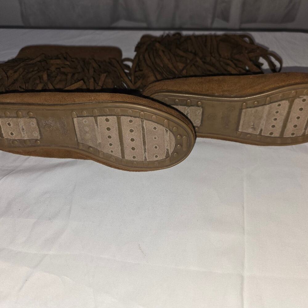 Minnetonka Brown Suede Fringe Moccasin Boots Women's Size 5 - Picture 2 of 5